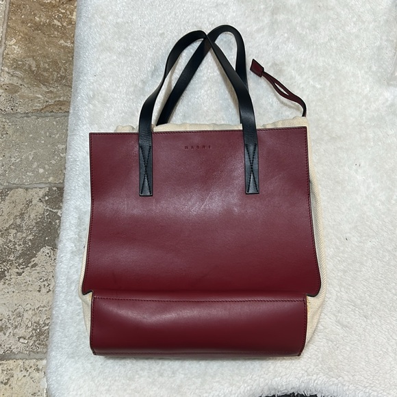 MARNI Gusset Leather Shoulder Bag - Picture 13 of 15